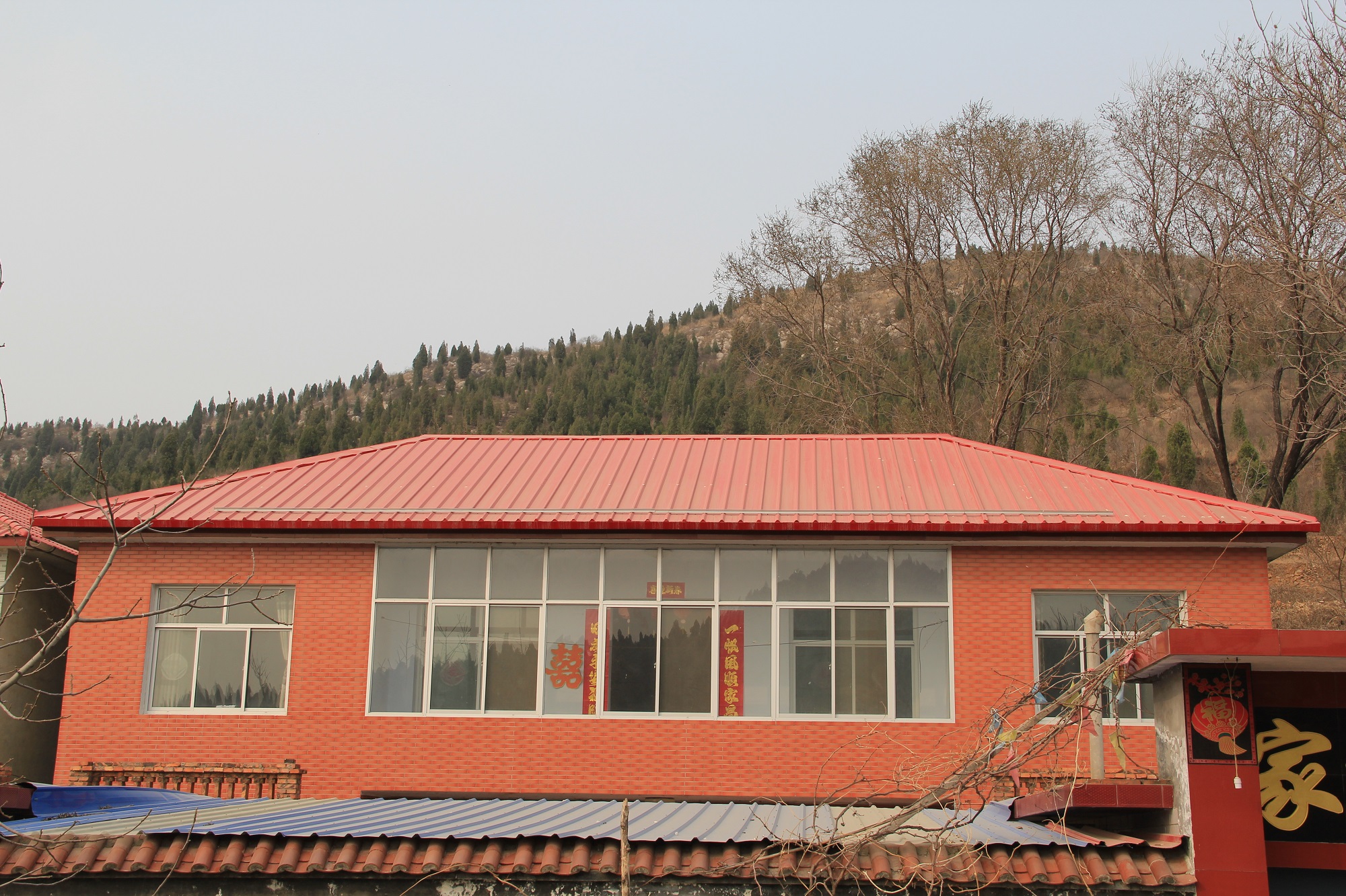 彩钢顶房屋结构图解_彩钢房屋顶结构_彩钢顶房屋结构效果图