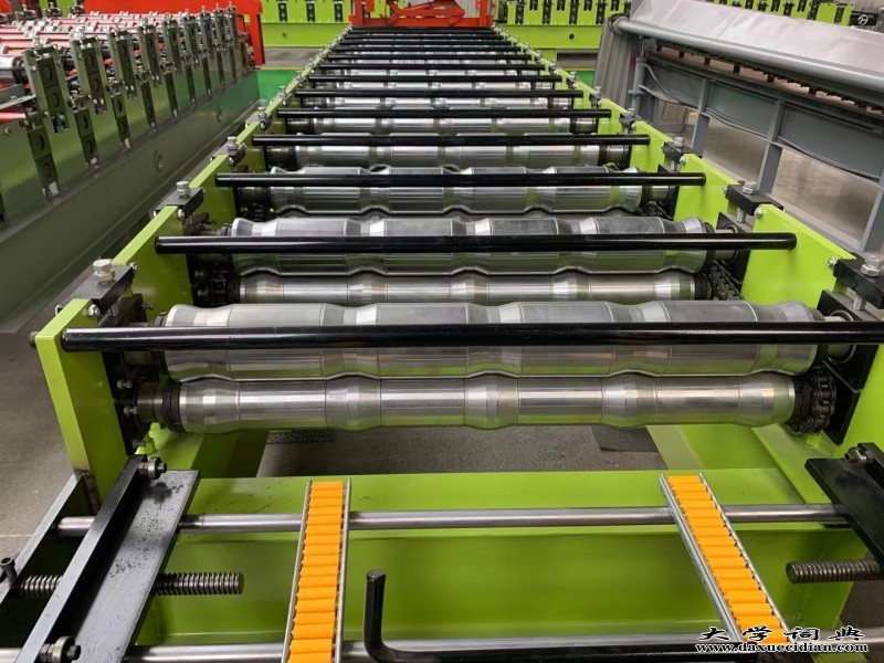 
什么地方|压瓦机液压油多久更换|现货900压瓦机|彩钢压瓦机(图2)